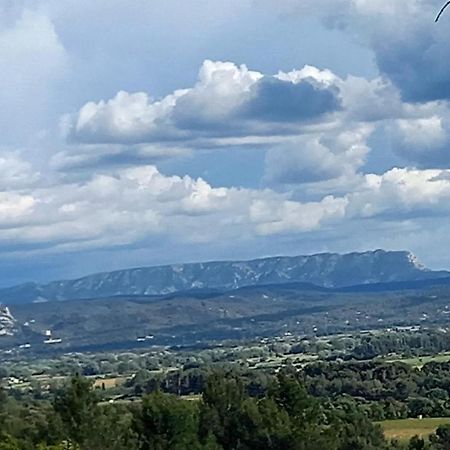 Les Cigales Bed & Breakfast Villelaure Dış mekan fotoğraf