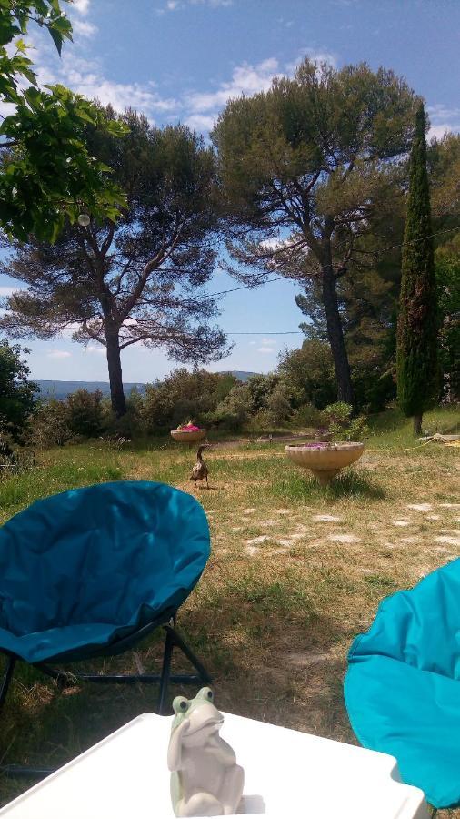 Les Cigales Bed & Breakfast Villelaure Dış mekan fotoğraf