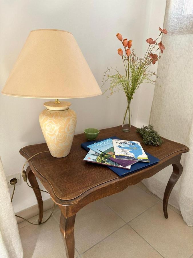 Les Cigales Bed & Breakfast Villelaure Dış mekan fotoğraf