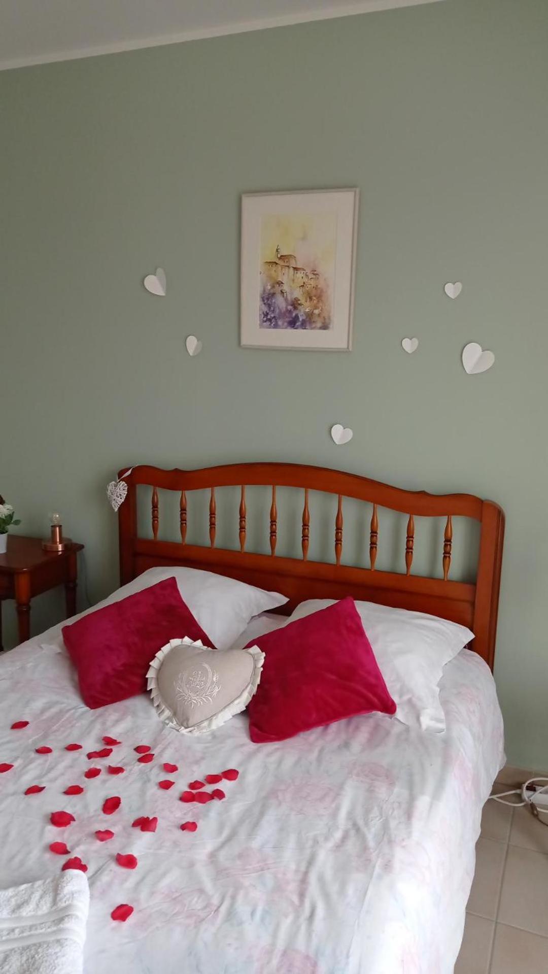 Les Cigales Bed & Breakfast Villelaure Dış mekan fotoğraf