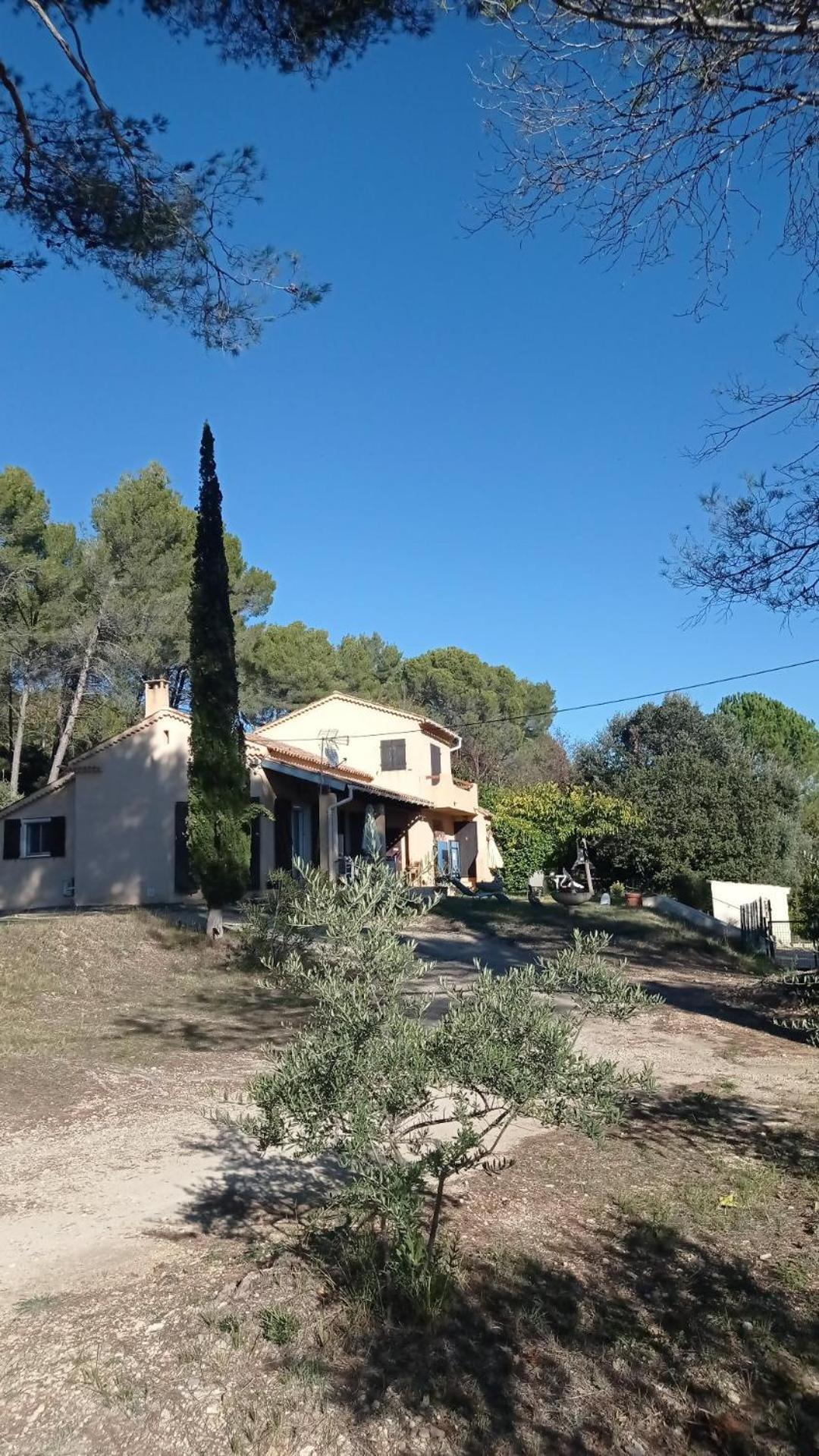 Les Cigales Bed & Breakfast Villelaure Dış mekan fotoğraf