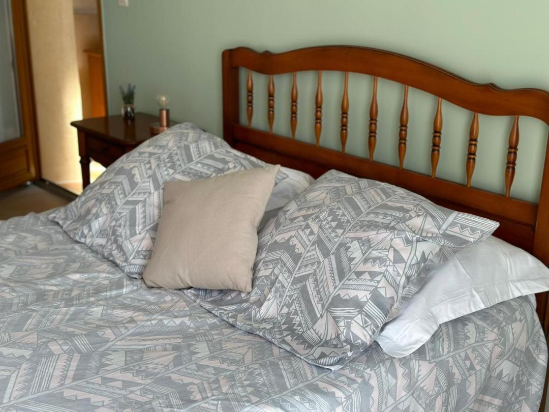 Les Cigales Bed & Breakfast Villelaure Dış mekan fotoğraf