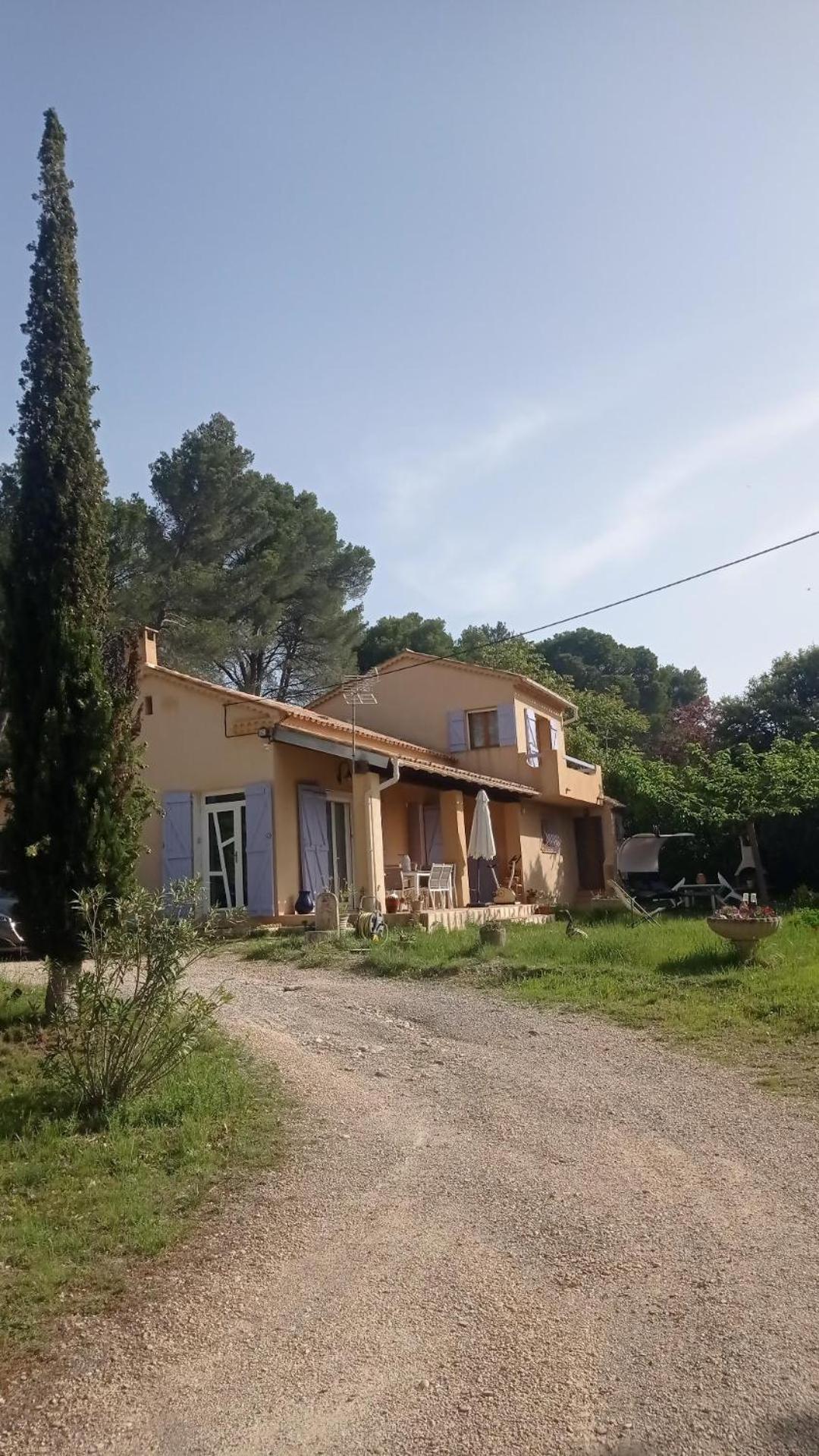 Les Cigales Bed & Breakfast Villelaure Dış mekan fotoğraf